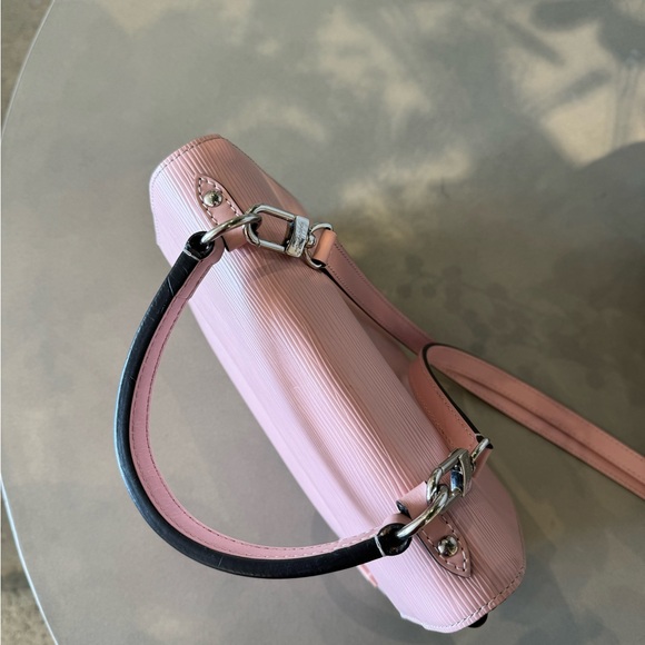 LOUIS VUITTON Epi Cluny MM Rose Ballerine - Picture 5 of 13